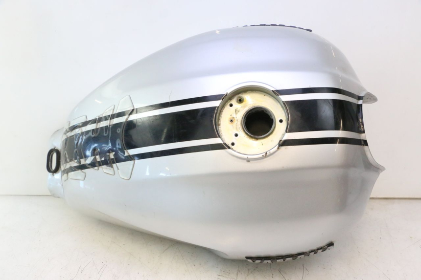 photo de BRANDSTOFTANK YAMAHA XJR 1300 (1998 - 2002) - Zoom op componenten