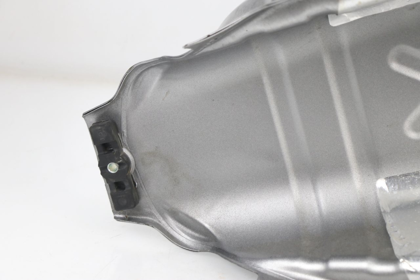 photo de BRANDSTOFTANK HONDA XLV VARADERO 125 (2000 - 2006) - Detail van het onderdeel