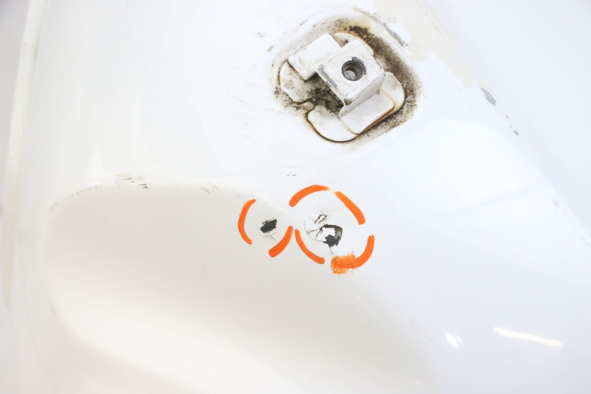 photo de BRANDSTOFTANK HONDA XLV VARADERO 125 (2000 - 2006) - Detail van het onderdeel