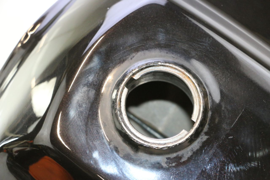 photo de BRANDSTOFTANK HONDA XRV AFRICA TWIN 750 (1990 - 1992) - Technische close-up
