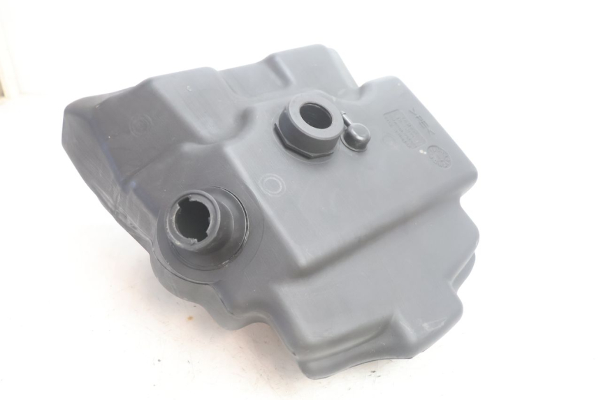 photo de BRANDSTOFTANK YAMAHA YP MAJESTY 125 (2002 - 2006) - Detail van het onderdeel