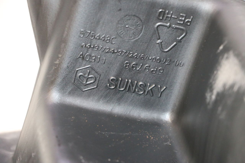 photo de BRANDSTOFTANK PIAGGIO ZIP 2T 50 (2009 - 2019) - Detail van het onderdeel