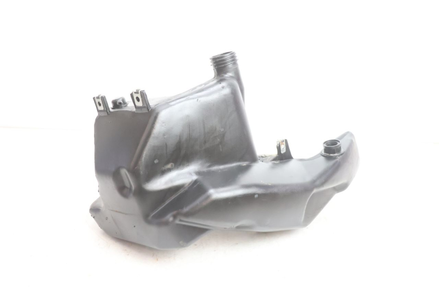 photo de BRANDSTOFTANK PIAGGIO ZIP 2T 50 (2009 - 2019) - Bevestigingspunten