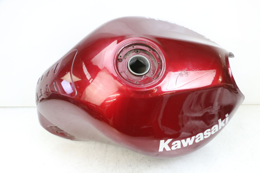 photo de BRANDSTOFTANK KAWASAKI ZR 7 750 (1999 - 2004) - Zoom op componenten