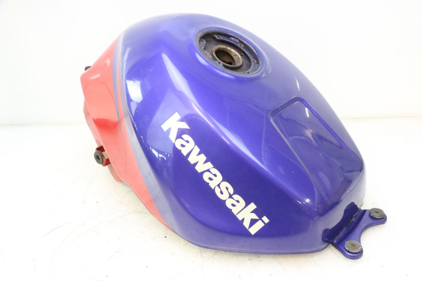 photo de BRANDSTOFTANK KAWASAKI ZX-6R ZX6R 600 (1995 - 1997) - Zoom op componenten