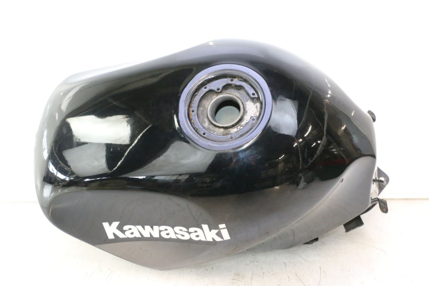 photo de BRANDSTOFTANK KAWASAKI ZZR 600 (1995 - 2004) - Detail van het onderdeel