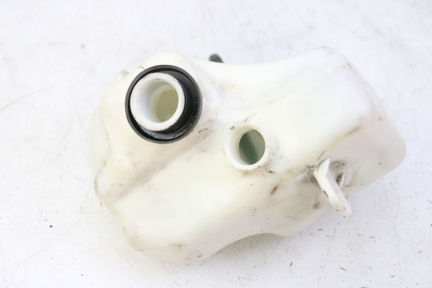 photo de OLIEBEHUIZING KYMCO AGILITY NAKED RENOUVO 2T 50 (2011 - 2018) - Hoofdaanzicht