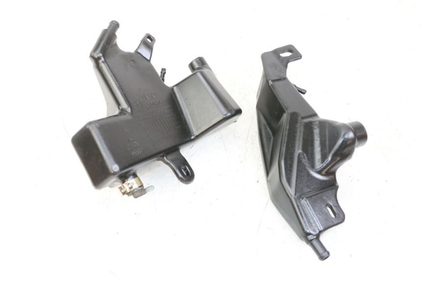 photo de OLIEBEHUIZER APRILIA SR MOTARD 50 (2012 - 2018) - Andere kijkhoek