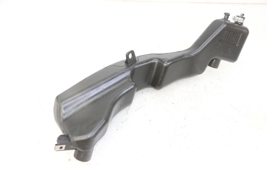 photo de OLIEBEHUIZING PIAGGIO NRG POWER PUREJET 50 (2018 - 2021) - Andere kijkhoek