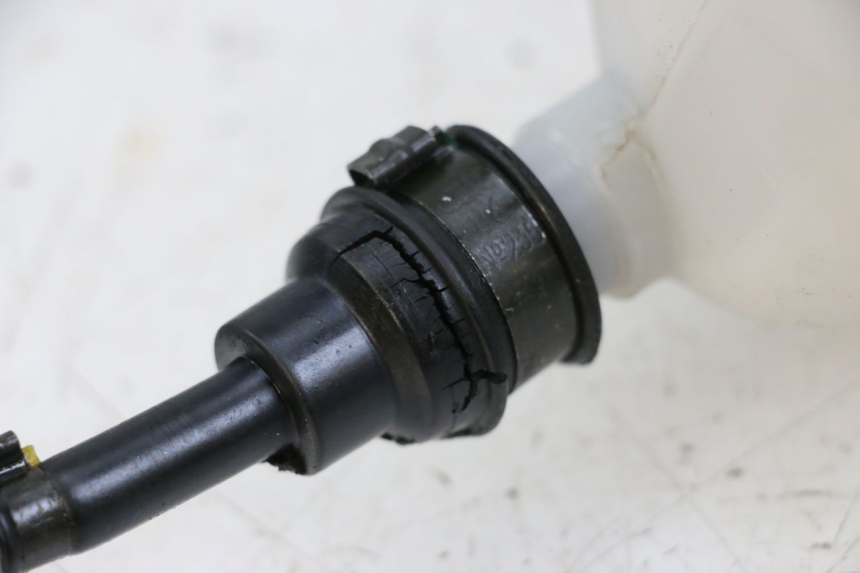 photo de OLIEBEHUIZING APRILIA SR CARB LC 2T 50 (2004 - 2012) - Zoom op gebruiksstaat