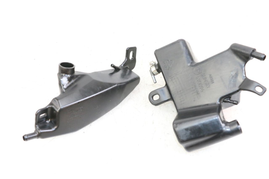 photo de OLIEBEHUIZER APRILIA SR MOTARD 50 (2012 - 2018) - Zoom op gebruiksstaat