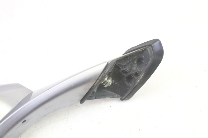 photo de RECHTER SPIEGEL SYM GTS EVO 125 (2009 - 2013) - Markeringen en referenties