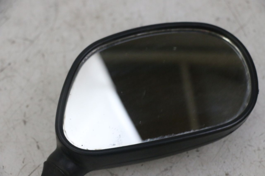 photo de RECHTER SPIEGEL PEUGEOT KISBEE 2T 50 (2018 - 2022) - Bevestigingspunten