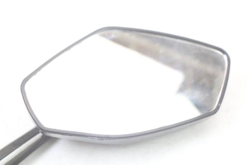 photo de RECHTER SPIEGEL PEUGEOT TWEET 125 (2018 - 2021) - Zoom op gebruiksstaat