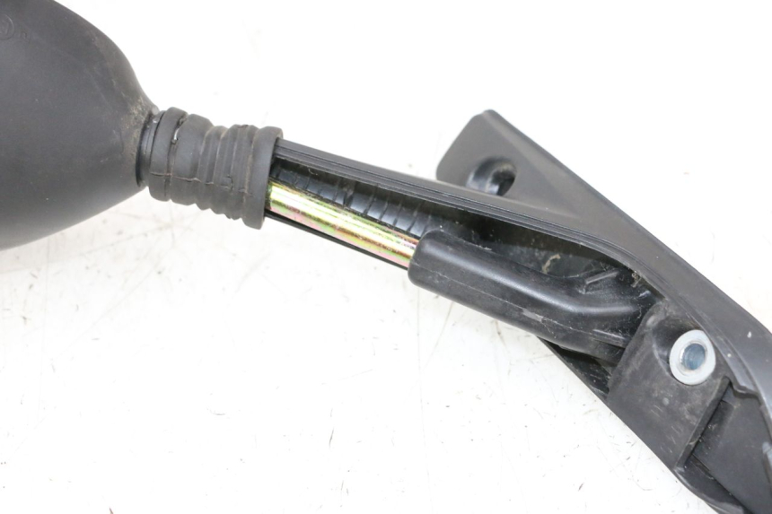 photo de LINKER SPIEGEL PIAGGIO X8 125 (2004 - 2007) - Focus op structuur