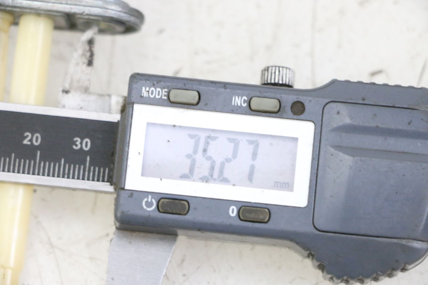 photo de TANKKRAAN KIDEN KD125-G 125 (2018 - 2022) - Detail van het onderdeel