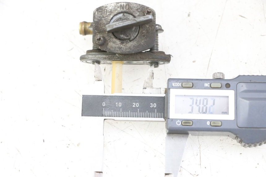 photo de TANKKRAAN YAMAHA FZS FAZER 600 (2001 - 2003) - Detail van het onderdeel