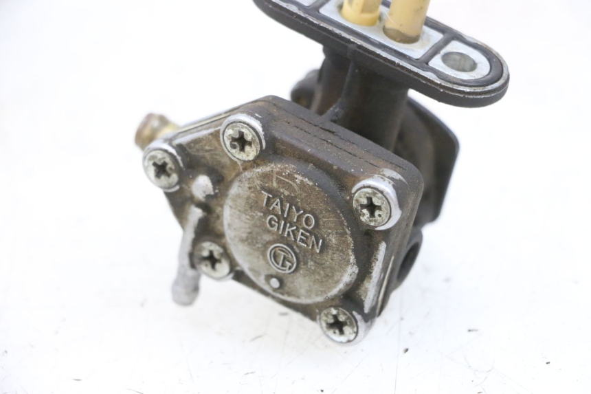 photo de TANKKRAAN KAWASAKI ZR 7 750 (1999 - 2004) - Andere kijkhoek