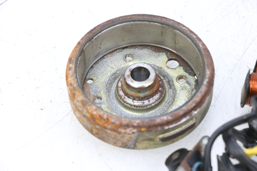 photo de ROTOR STATOREN KYMCO AGILITY CITY 4T 50 (2008 - 2016) - Bevestigingspunten