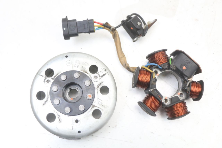 photo de ROTOR STATOREN APRILIA SR MOTARD 50 (2012 - 2018) - Detail van het onderdeel