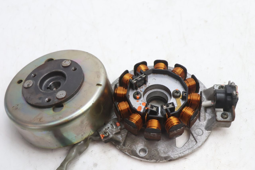 photo de ROTOR STATOREN MBK BOOSTER SPIRIT 50 (2004 - 2017) - Technische close-up