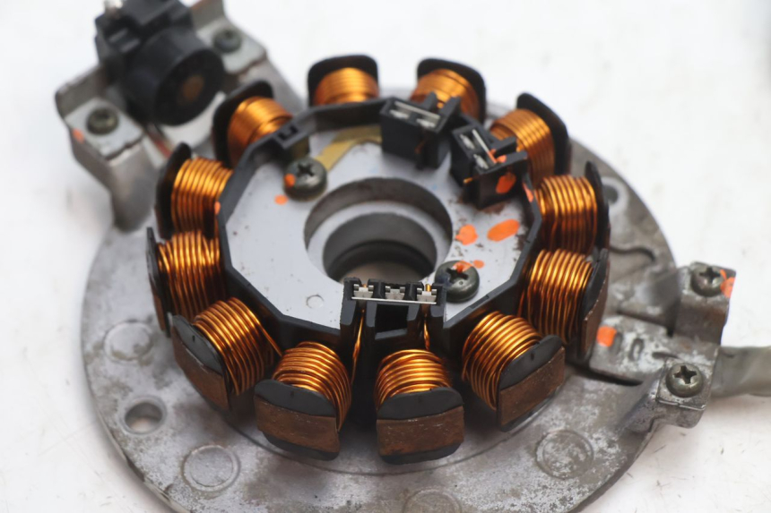 photo de ROTOR STATOREN MBK BOOSTER SPIRIT 50 (2004 - 2017) - Bevestigingspunten