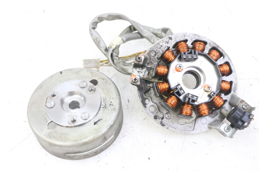 photo de ROTOR STATORE MBK BOOSTER SPIRIT NAKED 50 (2004 - 2017) - Hoofdaanzicht