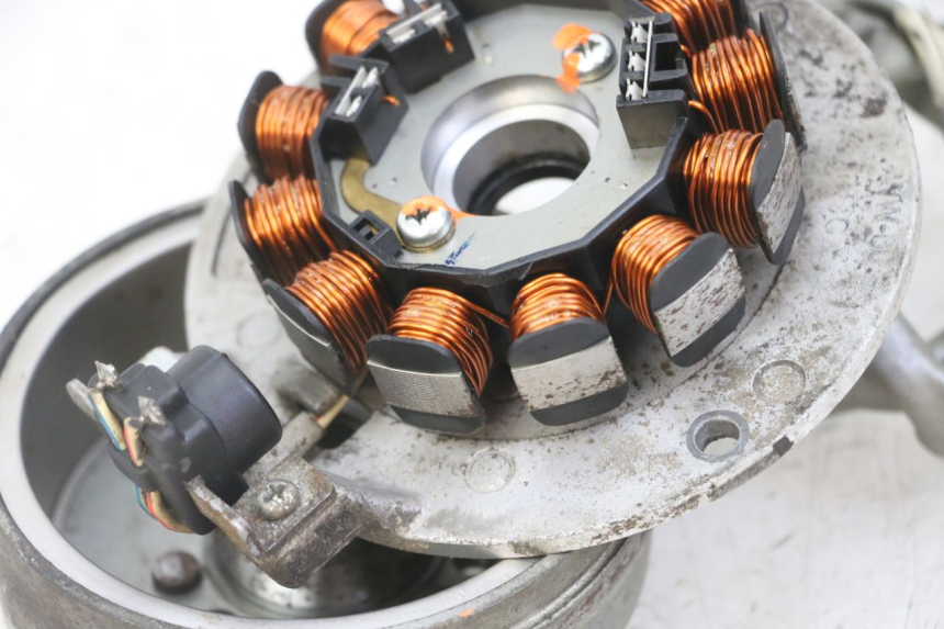 photo de ROTOR STATORE MBK BOOSTER SPIRIT NAKED 50 (2004 - 2017) - Andere kijkhoek