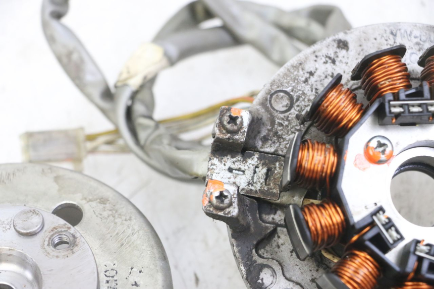 photo de ROTOR STATORE MBK BOOSTER SPIRIT NAKED 50 (2004 - 2017) - Markeringen en referenties