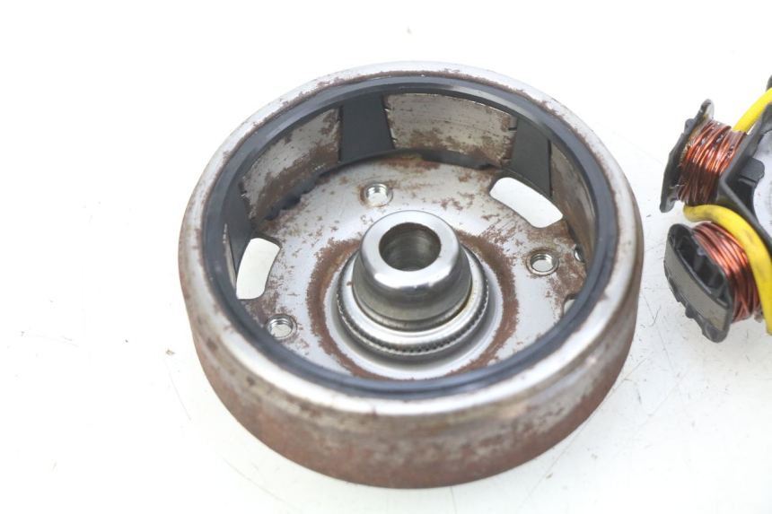 photo de ROTOR STATORE PEUGEOT BUXY 50 (1993 - 1998) - Andere kijkhoek