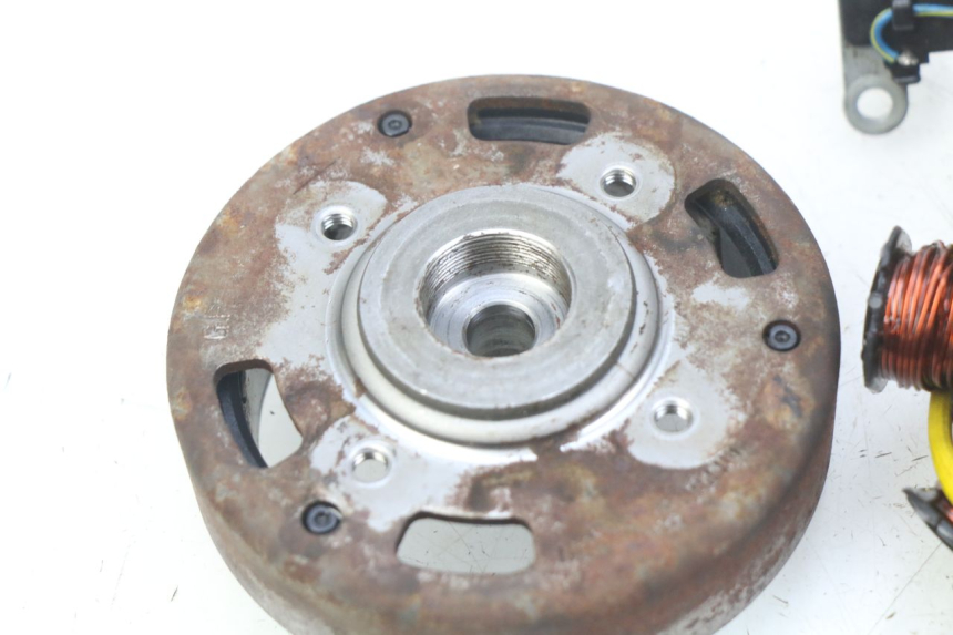 photo de ROTOR STATORE PEUGEOT BUXY 50 (1993 - 1998) - Bevestigingspunten
