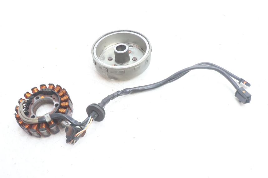 photo de ROTOR STATOREN YAMAHA BW'S BWS 125 (2010 - 2013) - Detail van het onderdeel