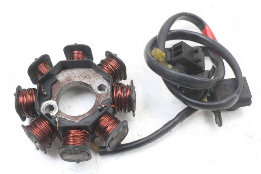 photo de ROTOR STATOREN KYMCO DINK 4T 50 (2007 - 2018) - Bevestigingspunten