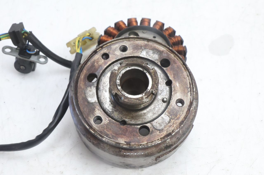 photo de ROTOR STATOREN HONDA FES PANTHEON 2T 125 (1998 - 2002) - Technische close-up