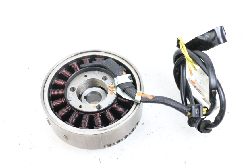 photo de ROTOR STATOREN HONDA FES S-WING SWING ABS 125 (2007 - 2015) - Zoom op gebruiksstaat