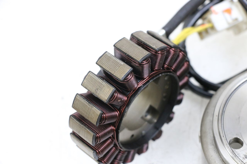 photo de ROTOR STATOREN HONDA FES S-WING SWING ABS 125 (2007 - 2015) - Bevestigingspunten