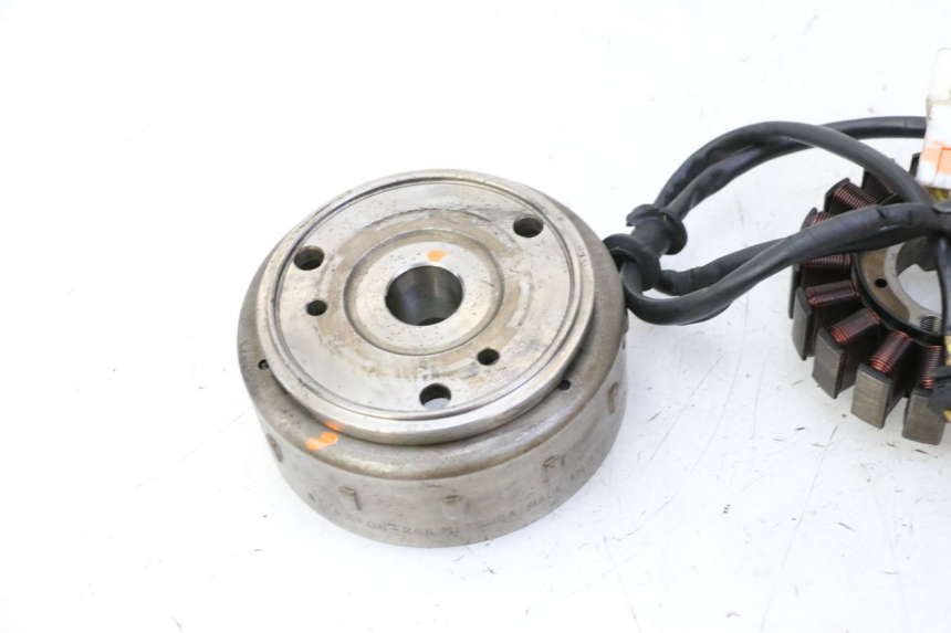 photo de ROTOR STATOREN HONDA FES S-WING SWING ABS 125 (2007 - 2015) - Bevestigingspunten