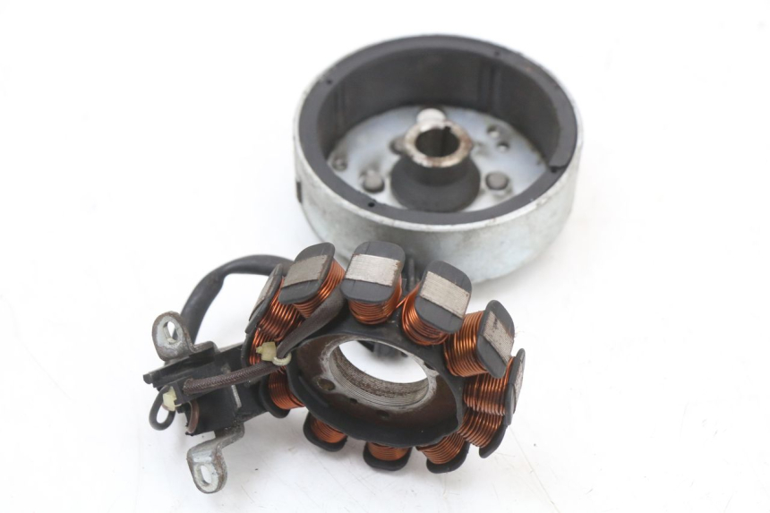 photo de ROTOR STATOREN PIAGGIO FLY 4T 50 (2004 - 2010) - Zoom op gebruiksstaat