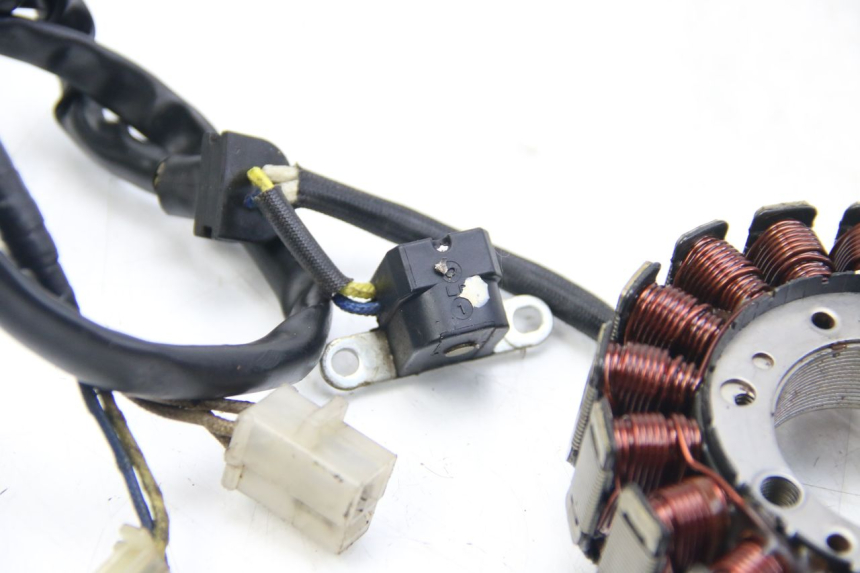 photo de ROTOR STATOREN YAMAHA FZS FAZER 600 (1998 - 2001) - Zoom op gebruiksstaat