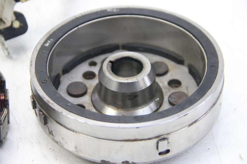 photo de ROTOR STATOREN YAMAHA FZS FAZER 600 (1998 - 2001) - Technische close-up