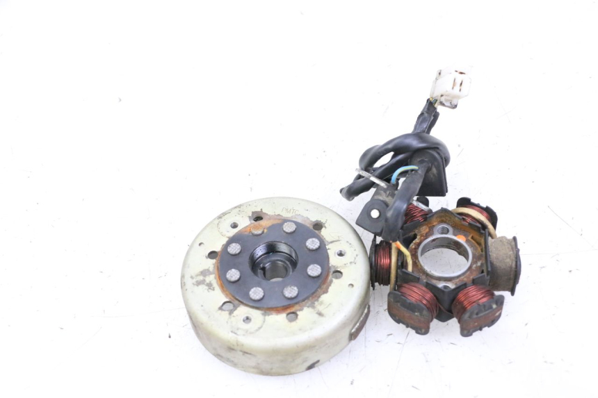 photo de ROTOR STATOREN PEUGEOT KISBEE 2T 50 (2010 - 2017) - Detail van het onderdeel