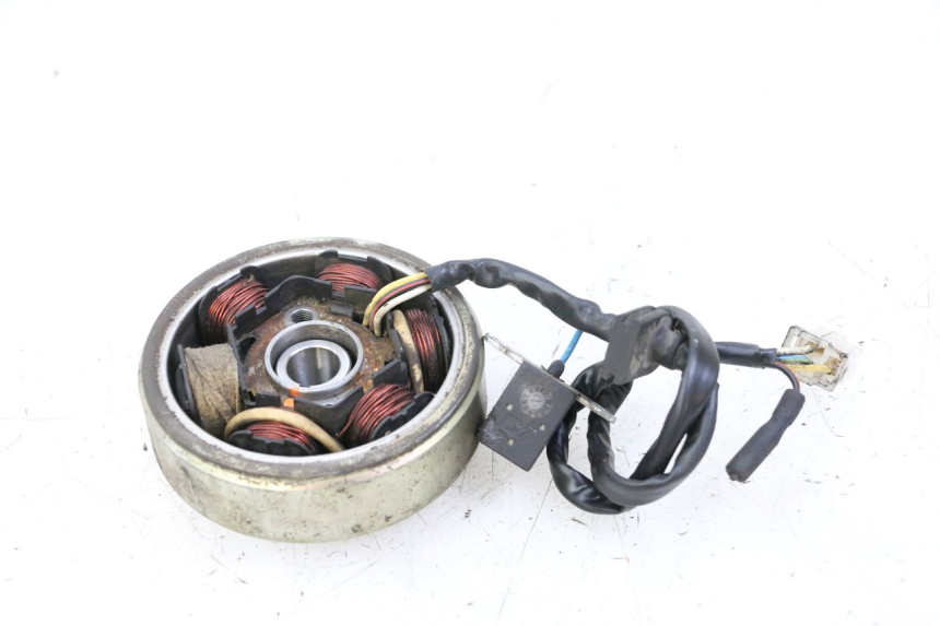 photo de ROTOR STATOREN PEUGEOT KISBEE 2T 50 (2010 - 2017) - Andere kijkhoek