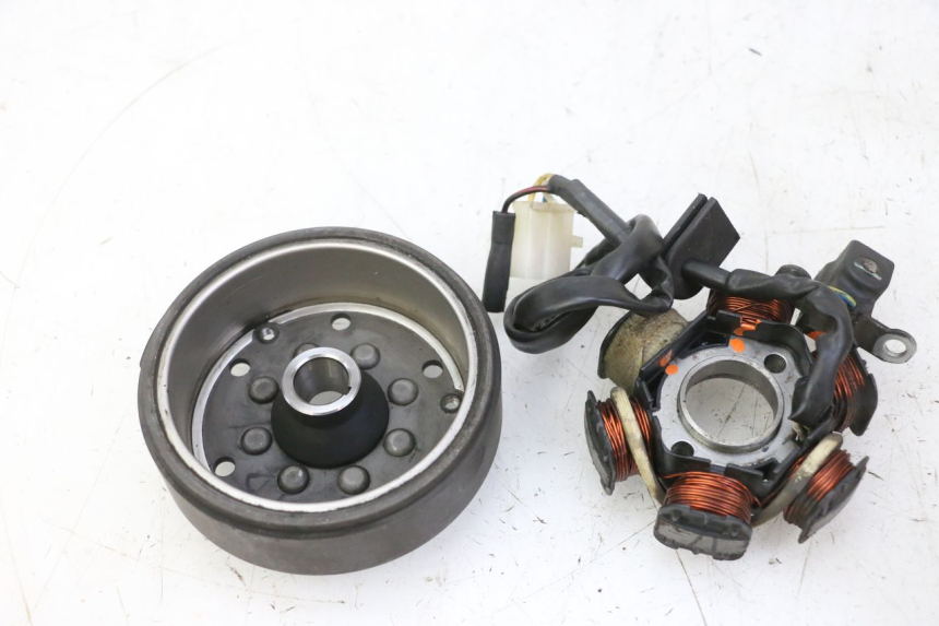 photo de ROTOR STATOREN PEUGEOT KISBEE 2T 50 (2010 - 2017) - Overzicht