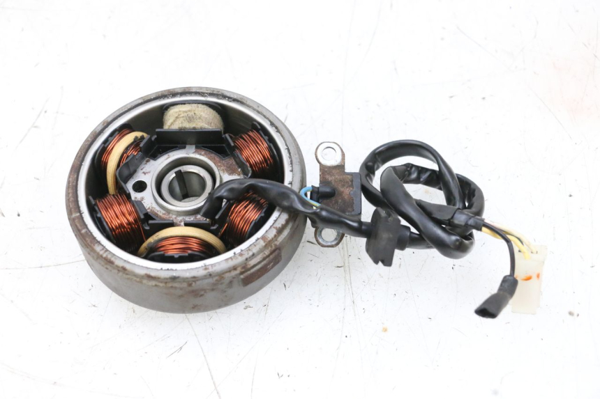 photo de ROTOR STATOREN PEUGEOT KISBEE 2T 50 (2010 - 2017) - Zoom op gebruiksstaat