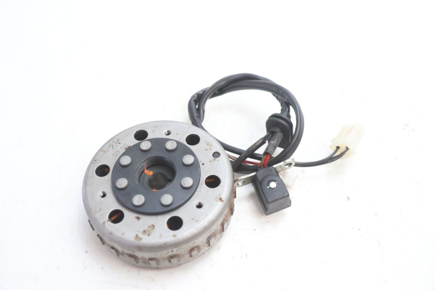 photo de ROTOR STATORE PEUGEOT KISBEE 2T 50 (2018 - 2022) - Zoom op gebruiksstaat