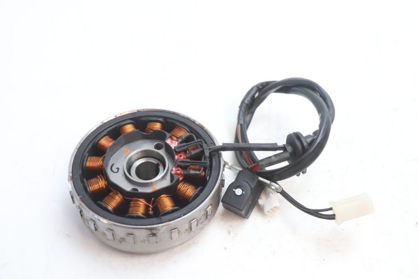 photo de ROTOR STATORE PEUGEOT KISBEE 2T 50 (2018 - 2022) - Andere kijkhoek