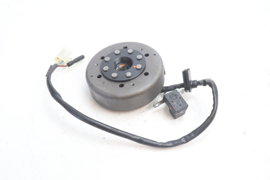 photo de ROTOR STATOREN PEUGEOT KISBEE 2T 50 (2010 - 2017) - Zoom op gebruiksstaat