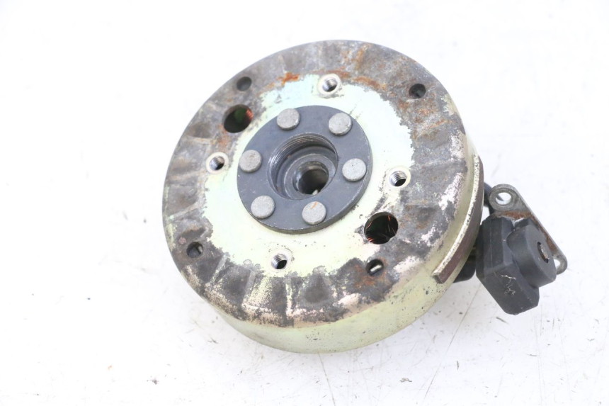 photo de ROTOR STATOREN PEUGEOT KISBEE 4T 50 (2018 - 2022) - Detail van het onderdeel