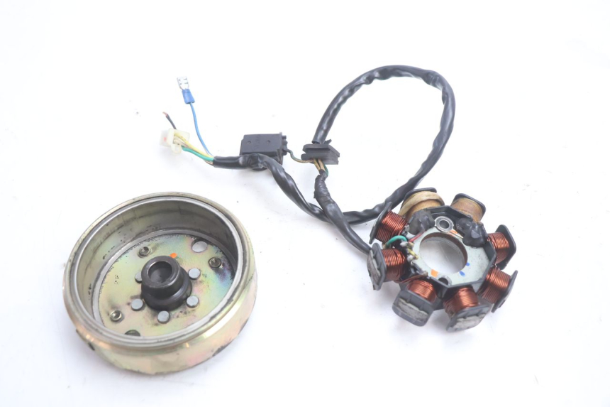 photo de ROTOR STATOREN PEUGEOT KISBEE 4T 50 (2010 - 2017) - Detail van het onderdeel