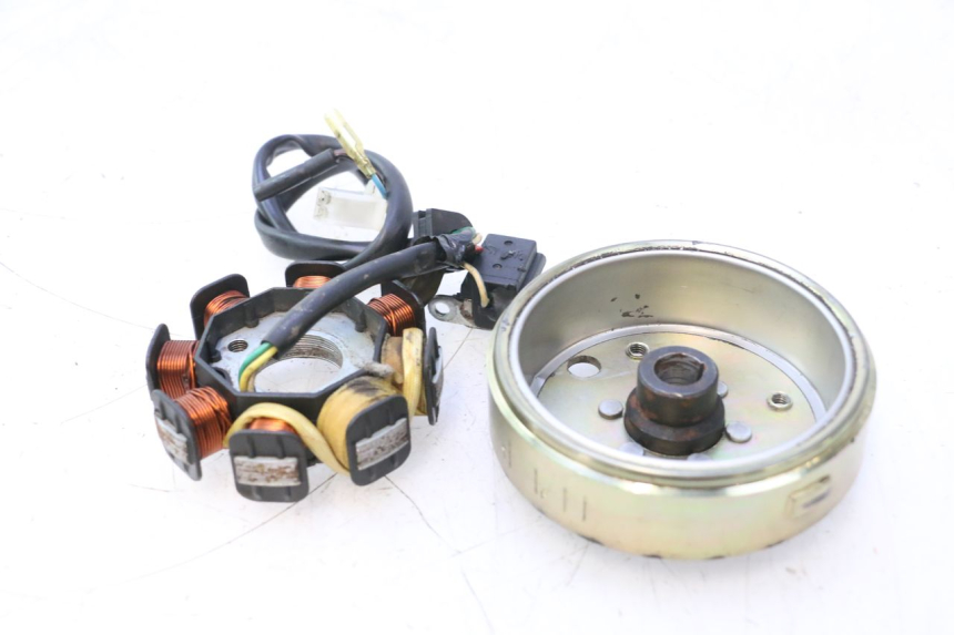 photo de ROTOR STATOREN PEUGEOT KISBEE 4T 50 (2010 - 2017) - Zoom op gebruiksstaat